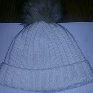 J crew ribbed beanie with pom pom